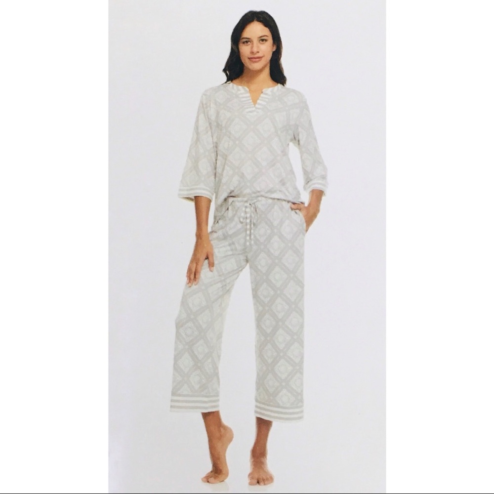 NWT Flora Nikrooz 3/4 Sleeve & Crop Pant Set Super Soft Comfortable Fit